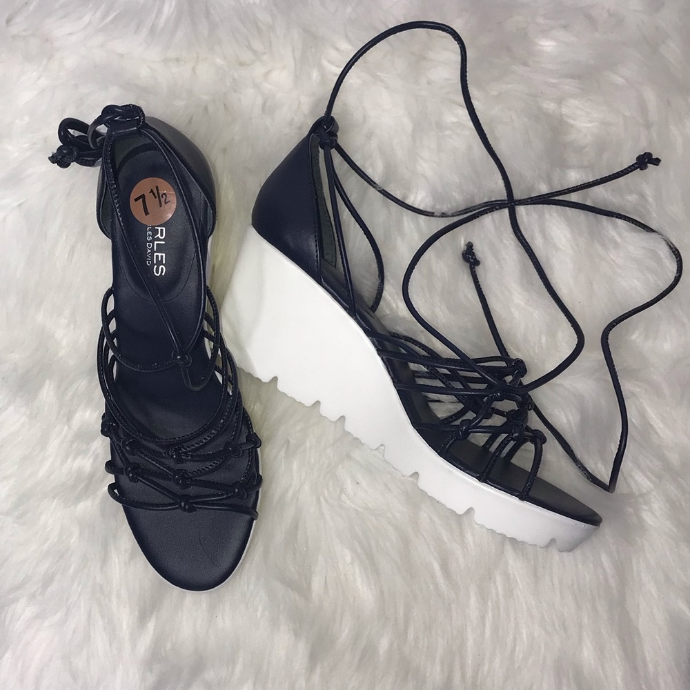 Charles by Charles David Blue/White Wedges 7.5 NEW